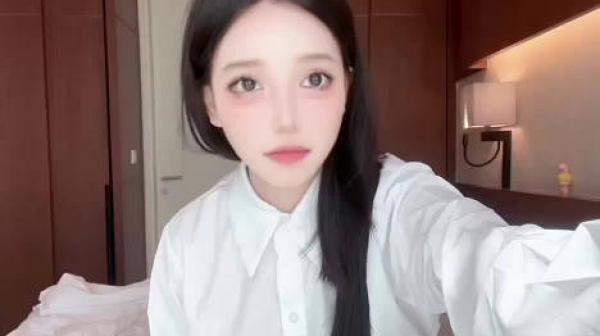 淫穴梦梦线下约炮男粉丝实录